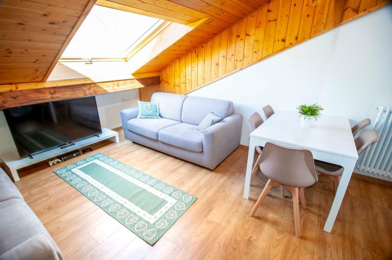 La Mansarda Di Emma Apartamento Pinzolo Exterior foto